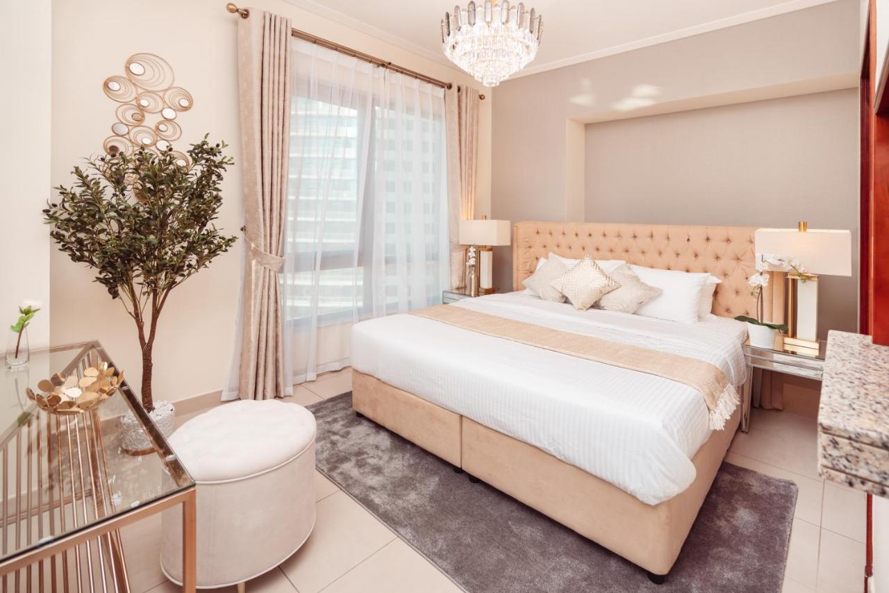 Elite Royal Apartment - Panoramic Full Burj Khalifa, Fountain & Skyline View - Baron Дубай Экстерьер фото